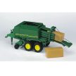 Bruder John Deere 690 balíkovač (02017)