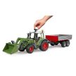 Bruder traktor Fendt Vario 211 s čelním nakladačem a přívěsem - KP HRAČKA