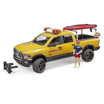  Bruder RAM 2500 Power Wagon pobrežná hliadka, s figúrkou a paddleboardom, so svetelným a zvukovým modulom (02506)