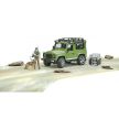 Bruder Land Rover Defender terénní vůz s lesník a psem - KP HRAČKA