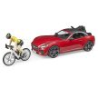 Bruder Roadster so závodným bicyklom a cyklistom (03485)