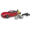 Bruder Roadster so závodným bicyklom a cyklistom (03485)