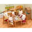 Sylvanian Families Nábytek jídelní stůl se židlemi - KP HRAČKA