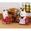 Sylvanian Families Sestra u psacího stolu se židlí - KP HRAČKA