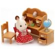 Sylvanian Families Sestra u psacího stolu se židlí - KP HRAČKA
