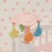 Sylvanian Families Postýlka pro trojčata s otočným kolotočem - KP HRAČKA