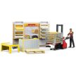 Bruder Bworld DHL paketový bod s manuálnym hydraulickým zdvihom (62251)